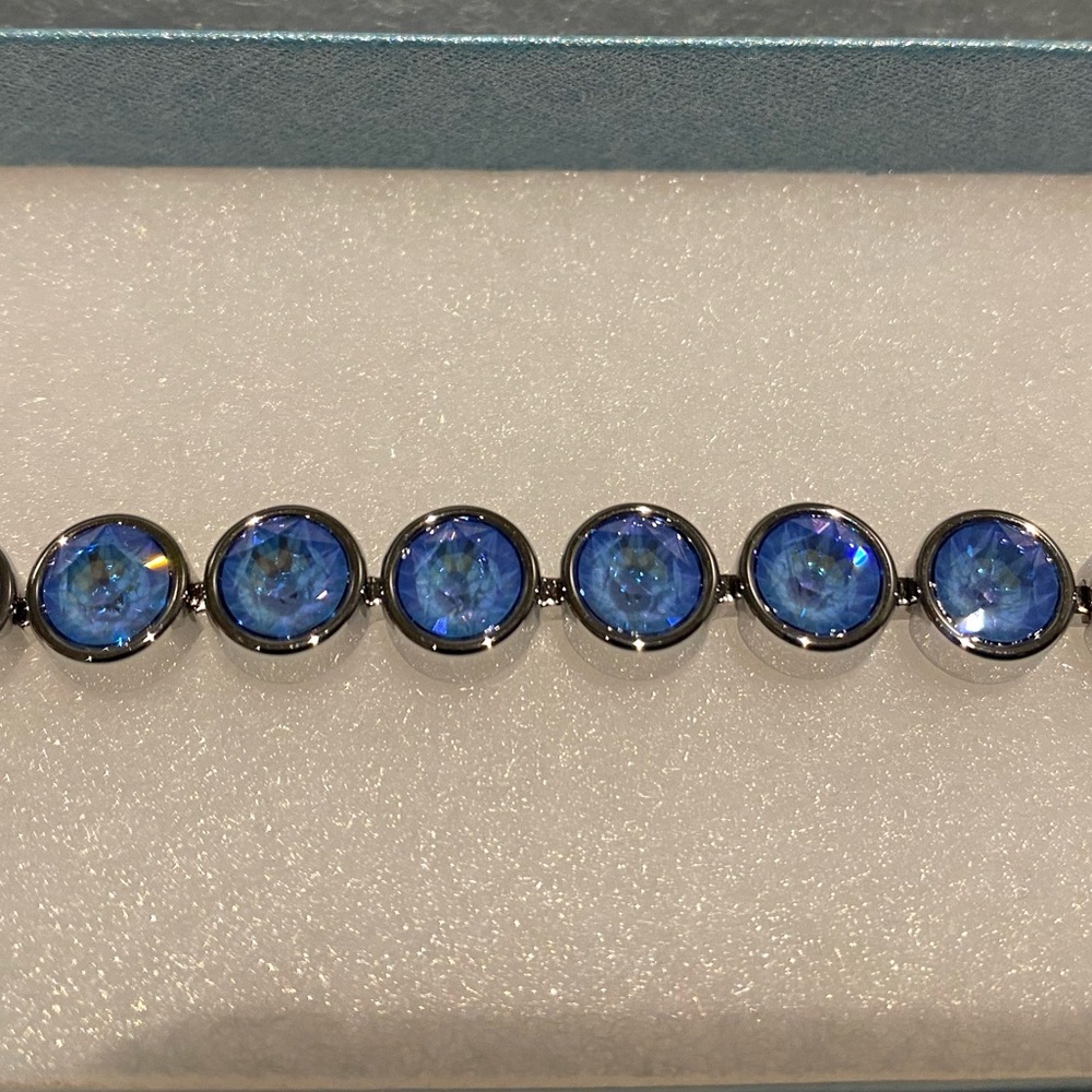 Touchstone Crystal Ice Bracelet in Ocean Delite